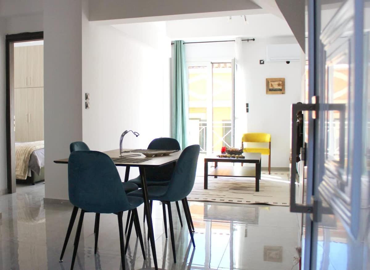 Patras Cozy Nest In The Vibrant City Center Екстериор снимка