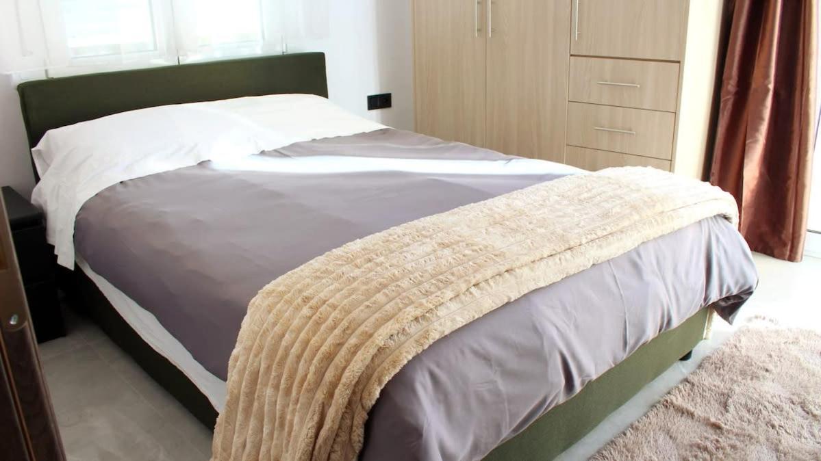 Patras Cozy Nest In The Vibrant City Center Екстериор снимка